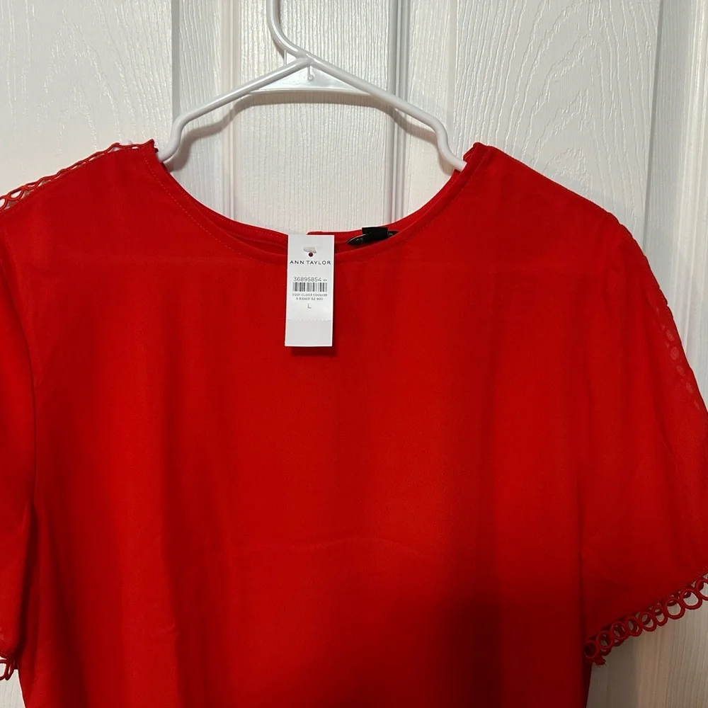 Ann Taylor Large NWT Red Blouse Short Sleeves With Circular Lace Details - Picture 5 of 6